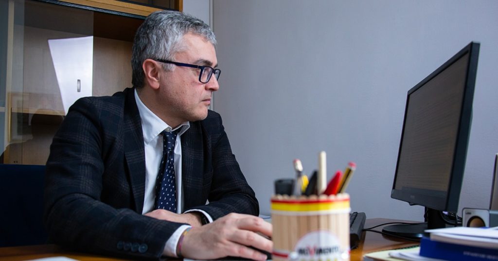 Molise-acque-marone-de-chirico-m5s-molise