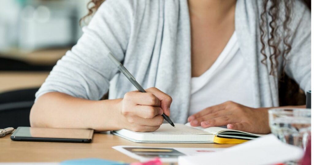 Borse di studio: altri 200 studenti abbandonati dalla Regione